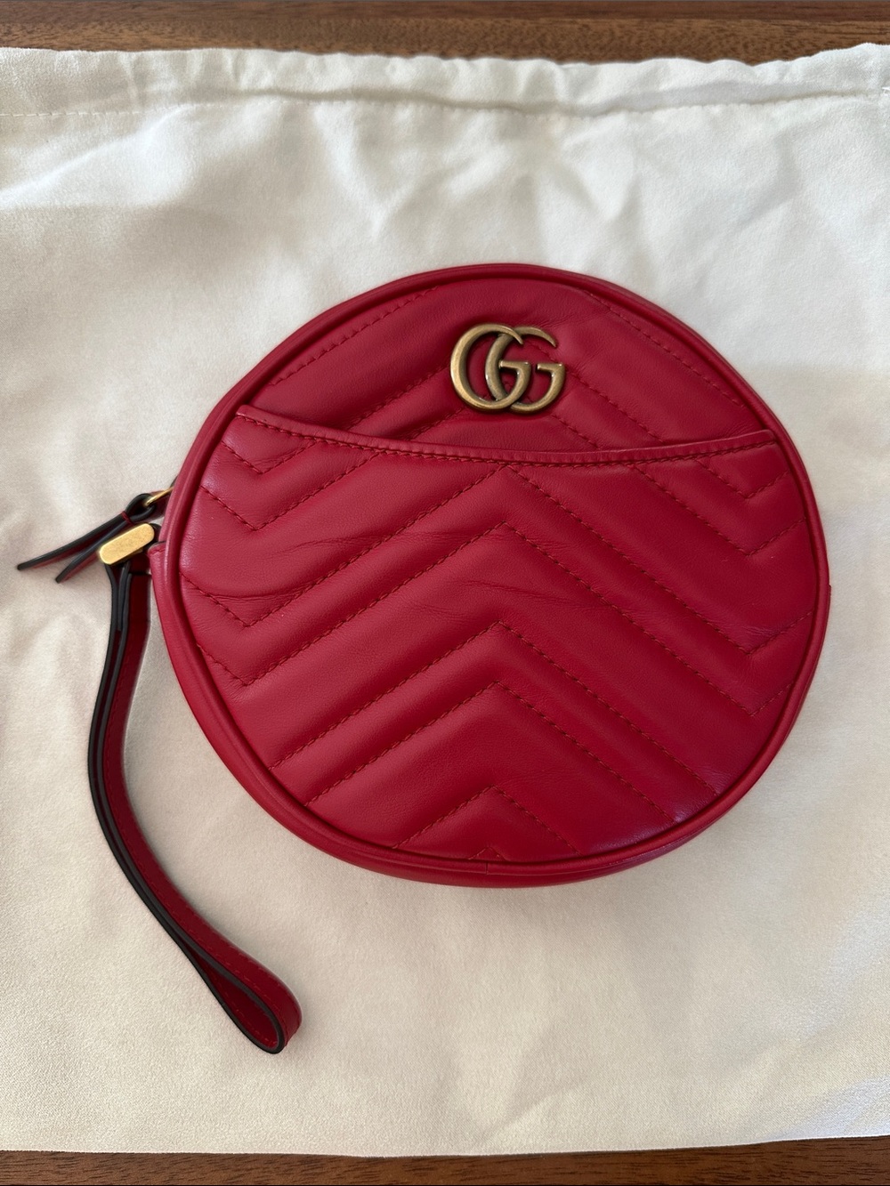 Authentic Gucci GG Quilted Marmont Zip-Around Wristlet Pouch with CoA
